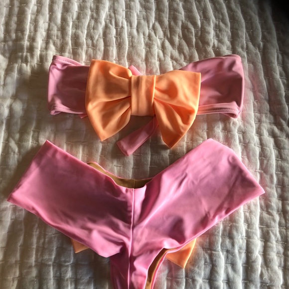Lollii BowTie Bikini. Bandeau top/Cheeky Bottoms - Picture 4 of 7